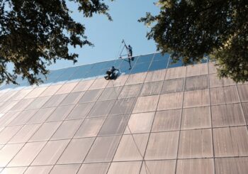 Phase 2 450000 sf. Exterior Windows Cleaning in Dallas TX 25 b98ffbbe2fd8e314b44e63e86e92fb07 350x245 100 crop Glass Building 450,000+ sf. Exterior Windows Cleaning Phase 2 in Dallas, TX
