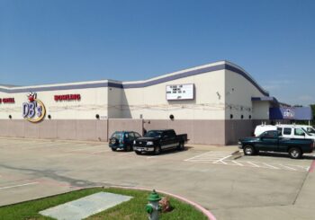 Post construction Cleaning Service at Sports Gril and Bowling Alley in Greenville Texas 08 0b3375e9fba6768233fbad9895d48301 350x245 100 crop Restaurant & Bowling Alley Post Construction Cleaning Service in Greenville, TX