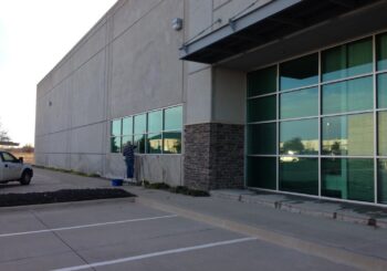 Warehouse Windows Cleaning in Frisco Tx 21 939faf72d6ebcf9b6d8b5649d7352c7e 350x245 100 crop Warehouse and Office Windows Cleaning in Frisco, TX